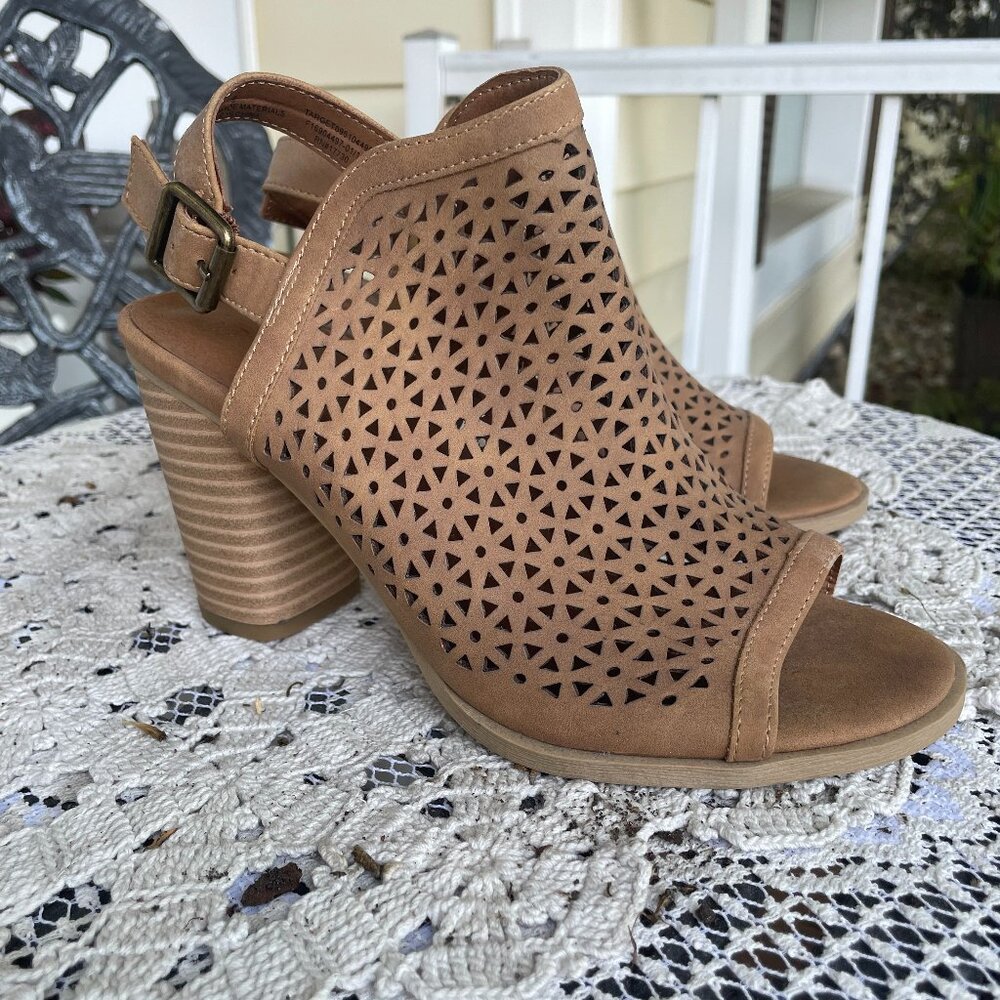 American Thread Sandal